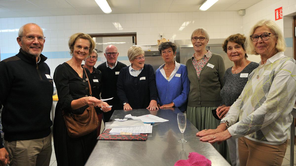 L'équipe s'organise pour le service